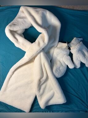 Call it Spring Scarf and Mittens